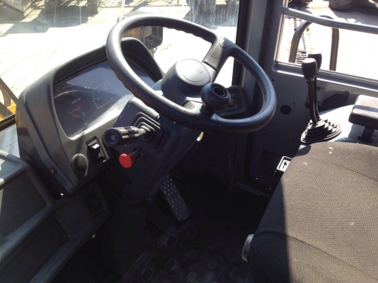 ราคาพิเศษ รถตัก TCM L27 มาถึงไทยแล้ว สภาพ 99.99\% ยางใหม่ 4เส้น พร้อมลุยงาน 090-986-2521 อ๊อบ