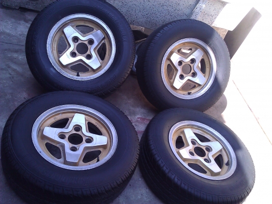 ล้อRetro ลาย cross iv 13" 4/114 ดอกยางเหลือเยอะ ต่อรองได้น่ะ