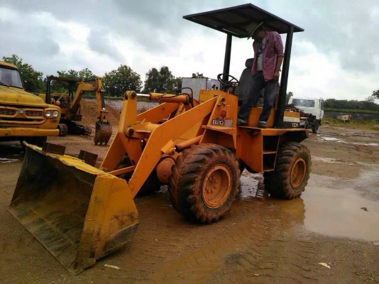 ขายรถตัก TCM 820 เดิมๆ ตามรุ่นพร้อมใช้งาน เอกสารสัญญาซื้อขาย