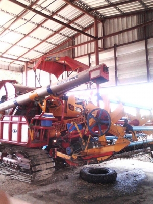 รถเกี่ยวข้าวสภาพพร้อมใช้งาน 560,000 ราคาต่อรองได้