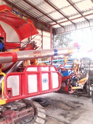 รถเกี่ยวข้าวสภาพพร้อมใช้งาน 560,000 ราคาต่อรองได้