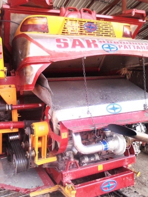 รถเกี่ยวข้าวสภาพพร้อมใช้งาน 560,000 ราคาต่อรองได้