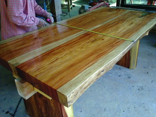 โต๊ะไม้ปรดู่