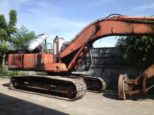 ขายด่วน เลิกกิจการ รถขุด hitachi 220
