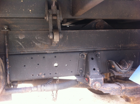 ISUZU NPR ช่วงล่าง F ยางเต็ม ดั้ม-เทรน Unic 3.5 ตัน ท้อง V เครื่อง 4BD1 -115 แรงม้า พวงมาลัยพาวเวอร์ ช่วงล่าง F คัสซีสวย ทะเบียนพร้อมโอน