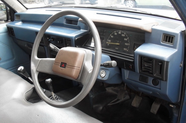 L200 4 WHEEL กระบะช่วงสั้น 4 ขอ พร้อมใช้ L200 4 WHEEL กระบะช่วงสั้น 4 ขอ พร้อมใช้