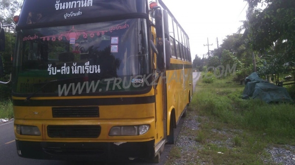 รถบัส รับส่งนักเรียน คัชซี SBR เครื่องอิซุซุ 6BB1 พวงมาลัยพาวเวอร์  32 ที่นั่ง