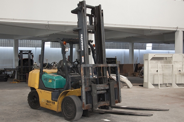 ขายรถโฟล์คลิฟท์ KOMATSU รุ่น FG35NT-7 ราคา 399,000 บาท นำเข้าจากประเทศญี่ปุ่น 100\% ไม่เคยใช้งานในประเทศไทย