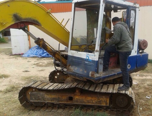 KOMATSU PC 60-5 เครื่องเดิมปั๊มเดิมทำงานดีมาก ภายในคอนโทรลง่ายคล่องตัวดี ภายนอกบูมอาร์มมีปะเล็กน้อยครับพร้อมทำงานได้เลย ช่วงล่างโซ่บูทใบแทรกหนาดีประมาณ 60\% เอกสารสัญญาซื้อขาย ราคาต่อรองได้ครับ KOMATSU PC 60-5 เครื่องเดิมปั๊มเดิมทำงานดีมาก ภายในคอนโทรลง่ายคล่องตัวดี ภายนอกบูมอาร์มมีปะเล็กน้อยครับพร้อมทำงานได้เลย ช่วงล่างโซ่บูทใบแทรกหนาดีประมาณ 60\% เอกสารสัญญาซื้อขาย ราคาต่อรองได้ครับ