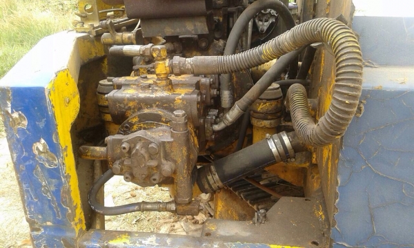 KOMATSU PC 60-5 เครื่องเดิมปั๊มเดิมทำงานดีมาก ภายในคอนโทรลง่ายคล่องตัวดี ภายนอกบูมอาร์มมีปะเล็กน้อยครับพร้อมทำงานได้เลย ช่วงล่างโซ่บูทใบแทรกหนาดีประมาณ 60\% เอกสารสัญญาซื้อขาย ราคาต่อรองได้ครับ KOMATSU PC 60-5 เครื่องเดิมปั๊มเดิมทำงานดีมาก ภายในคอนโทรลง่ายคล่องตัวดี ภายนอกบูมอาร์มมีปะเล็กน้อยครับพร้อมทำงานได้เลย ช่วงล่างโซ่บูทใบแทรกหนาดีประมาณ 60\% เอกสารสัญญาซื้อขาย ราคาต่อรองได้ครับ