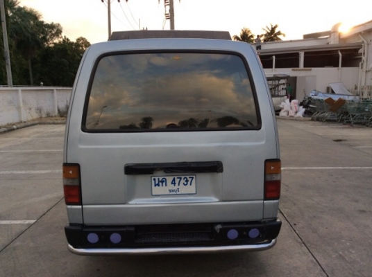 ขายรถตู้นิสสัน เออแวน เครื่อง TD27 เกียร์ธรรมดา เพาเวอร์ ภายในเบาะหนังเบาะหลังสามแถวครบ แอร์หน้า-แอร์ราวหลัง วิทยุCD สีมีริ้วรอยบ้าง แม็ก15&quot; ยางดี เครื่องแน่นนิ่มมาก รถขับดีเลยครับ ภาษีต่อ58เรียบร้อย รถพร้อมใช้ครับ