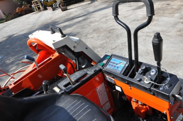 (ลดกระหน่ำ)ขายรถเกี่ยว นวดข้าวKUBOTA RX105 ดีเซล2สูบ สวยเดิมจากญี่ปุ่น 58,000เท่านั้น!!