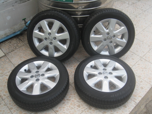 ขายล้อแม็ก Nissan march 15" พร้อมยางปี13 สนใจติดต่อเล็กคลองสามครับ 081-3747940