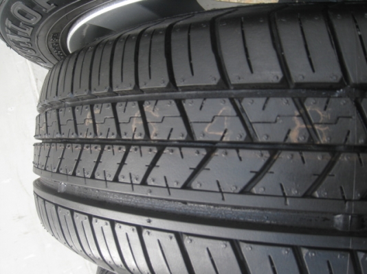 ขายล้อแม็ก Nissan march 15" พร้อมยางปี13 สนใจติดต่อเล็กคลองสามครับ 081-3747940