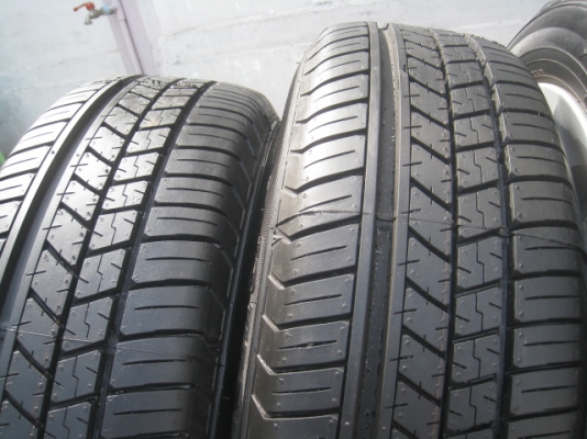 ขายล้อแม็ก Nissan march 15" พร้อมยางปี13 สนใจติดต่อเล็กคลองสามครับ 081-3747940