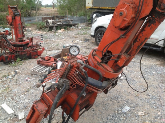 เครนติดหลังรถบรรทุก  2.20ton เก่านอกแท้ ๆ