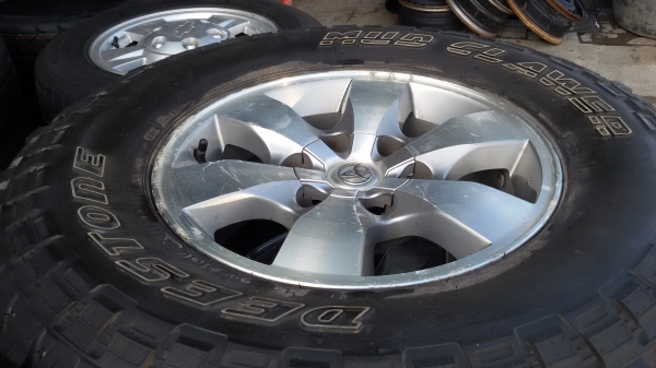 ขายยาง 265 75 16ปี11ชุดละ6500