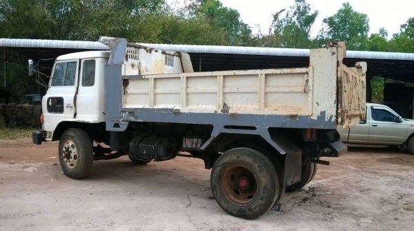 ขาย 6 ล้อดั้ม KR320 วางหัว F18 เครื่อง EH700 168 แรงม้า เกียร์ HO คัสซีสวย เฟืองท้ายใหญ่รอบช้า พวงมาลัยพาวเวอร์ ทะเบียนพร้อมโอนครับ