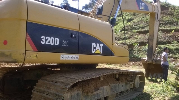 ขายดาวน์แมคโครCAT320D GEใช้งานแค่2400ชม.ขาย800000 ขายดาวน์แมคโครCAT320D GEใช้งานแค่2400ชม.ขาย800000