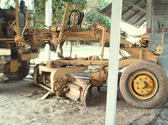 **450,000 บ.ต่อรอง**ขายรถเกรดเดอร์ KOMATSU MOTOR GRADER GD31-3H S.No.2866 Close Cabเครื่องเดิมปั้มเดิม เครื่องKOMATSU S4D120 110HP 4สูบ เครื่องดี สตาร์ทติด เสียงดี แน่นดี ปั้มดี ใบมีดสภาพดี บอดี้ยังสวยเดิม สีสันสวยบางเดิม ยางดี4เส้นพอใช้2เส้น รถใช้งานทำงา