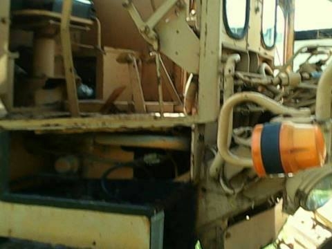 **450,000 บ.ต่อรอง**ขายรถเกรดเดอร์ KOMATSU MOTOR GRADER GD31-3H S.No.2866 Close Cabเครื่องเดิมปั้มเดิม เครื่องKOMATSU S4D120 110HP 4สูบ เครื่องดี สตาร์ทติด เสียงดี แน่นดี ปั้มดี ใบมีดสภาพดี บอดี้ยังสวยเดิม สีสันสวยบางเดิม ยางดี4เส้นพอใช้2เส้น รถใช้งานทำงา