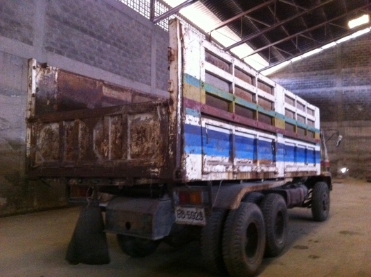 ลงใหม่ครับหลุดมัดจำอีซูซุจัมโบ้คัสสีใหญ่ช่วงล่างใหญ่ ลงใหม่ครับหลุดมัดจำอีซูซุจัมโบ้คัสสีใหญ่ช่วงล่างใหญ่