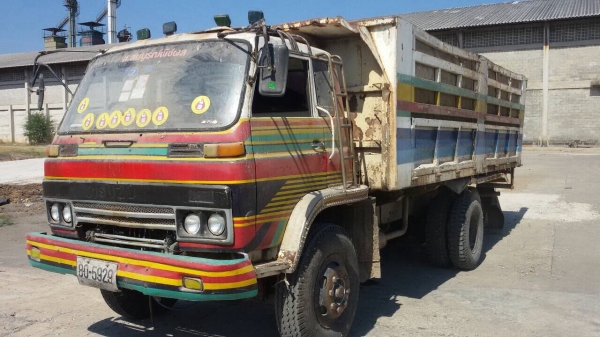 ลงใหม่ครับหลุดมัดจำอีซูซุจัมโบ้คัสสีใหญ่ช่วงล่างใหญ่ ลงใหม่ครับหลุดมัดจำอีซูซุจัมโบ้คัสสีใหญ่ช่วงล่างใหญ่