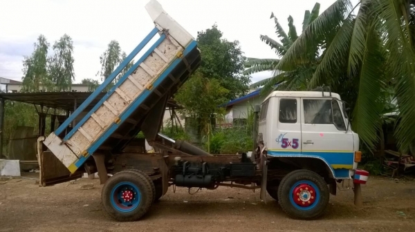 ขาย 6 ล้อดั้ม คัสซีหัวยาว วางหัวเจ้าอินทรีย์ เครื่อง EH700 168 แรงม้า เฟืองท้าย FUSO เบรคทิฟฟี่ พาวเวอร์ ยางเต็ม เขียนแบบแล้วทะเบียนพร้อมโอน