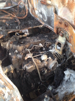 ขายซากรถไฟใหม้ 6 ล้อ NPR66LX5 T ยาว 5 เมตร เครื่อง 4HF1 120 แรงม้าฝาขาว เกียร์ร็อคเสื้อลาย เฟืองท้าย F เอกสารทะเบียนครบ ราคาต่อรองได้ครับ