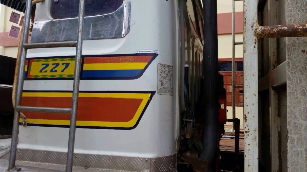 HINO SUMO FM227 - 220 HP EM100 สิบล้อ 2 เพลาดั๊มพ์ กระบะดั๊มพ์ 12 ตันฝาข้างไม้สภาพอย่างสวยไม่มีผุ ภายในห้องเก๋งคอนโซลสวยครบ พวงมาลัยเพาเวอร์ ระบบเบรคทริ๊ปฟี้ครบพร้อม ช่วงล่างใหญ่คัชซีสวยไม่มีบวมเลยครับ ยางสภาพดี 10 เส้นประมาณ 70\% พร้อมบรรทุกหนักได้เลย เอก HINO SUMO FM227 - 220 HP EM100 สิบล้อ 2 เพลาดั๊มพ์ กระบะดั๊มพ์ 12 ตันฝาข้างไม้สภาพอย่างสวยไม่มีผุ ภายในห้องเก๋งคอนโซลสวยครบ พวงมาลัยเพาเวอร์ ระบบเบรคทริ๊ปฟี้ครบพร้อม ช่วงล่างใหญ่คัชซีสวยไม่มีบวมเลยครับ ยางสภาพดี 10 เส้นประมาณ 70\% พร้อมบรรทุกหนักได้เลย เอก