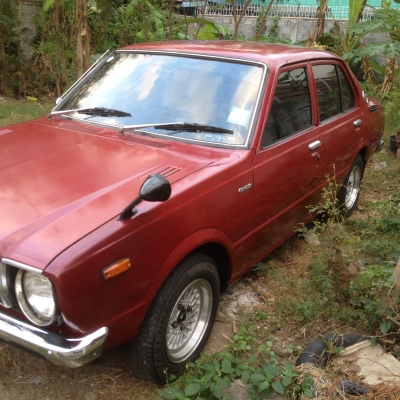 ขายtoyota ke30 สีแดง4ประตู ไมลเหลียม เครือง4k5เกียร์ แก็ส100\% เครืองดีช่วงล่างดีไม่ผุสีพอใด้มีแอร์ พร้อมขับ ทะเบียนกทม พร้อมโอน 1พวงมาลัยไม้momo 13นิ้ว 2กระจกกระสุน1คู่ 3วิทยุ cd USB 4แม็กแท้ลายรังผึง ขอบ13กว้าง6นิ้ว ยางbridgestone175 70 13 5ท่อสแตนเลส ni