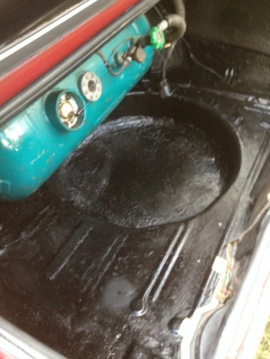 ขายtoyota ke30 สีแดง4ประตู ไมลเหลียม เครือง4k5เกียร์ แก็ส100\% เครืองดีช่วงล่างดีไม่ผุสีพอใด้มีแอร์ พร้อมขับ ทะเบียนกทม พร้อมโอน 1พวงมาลัยไม้momo 13นิ้ว 2กระจกกระสุน1คู่ 3วิทยุ cd USB 4แม็กแท้ลายรังผึง ขอบ13กว้าง6นิ้ว ยางbridgestone175 70 13 5ท่อสแตนเลส ni