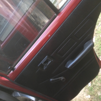 ขายtoyota ke30 สีแดง4ประตู ไมลเหลียม เครือง4k5เกียร์ แก็ส100\% เครืองดีช่วงล่างดีไม่ผุสีพอใด้มีแอร์ พร้อมขับ ทะเบียนกทม พร้อมโอน 1พวงมาลัยไม้momo 13นิ้ว 2กระจกกระสุน1คู่ 3วิทยุ cd USB 4แม็กแท้ลายรังผึง ขอบ13กว้าง6นิ้ว ยางbridgestone175 70 13 5ท่อสแตนเลส ni