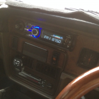 ขายtoyota ke30 สีแดง4ประตู ไมลเหลียม เครือง4k5เกียร์ แก็ส100\% เครืองดีช่วงล่างดีไม่ผุสีพอใด้มีแอร์ พร้อมขับ ทะเบียนกทม พร้อมโอน 1พวงมาลัยไม้momo 13นิ้ว 2กระจกกระสุน1คู่ 3วิทยุ cd USB 4แม็กแท้ลายรังผึง ขอบ13กว้าง6นิ้ว ยางbridgestone175 70 13 5ท่อสแตนเลส ni