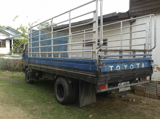 ขาย 6 ล้อ TOYOTA BU87 เครื่อง 115 แรงม้า เกียร์สั้น คัสซีสวยตลอดเส้น คอกแปปพร้อมบรรทุก ทะเบียนพร้อมโอน ราคาต่อรองได้ครับ