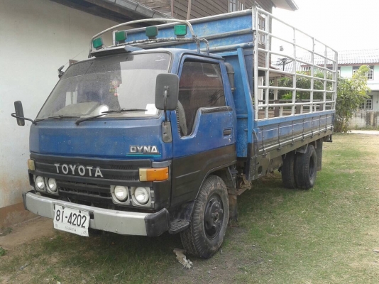 ขาย 6 ล้อ TOYOTA BU87 เครื่อง 115 แรงม้า เกียร์สั้น คัสซีสวยตลอดเส้น คอกแปปพร้อมบรรทุก ทะเบียนพร้อมโอน ราคาต่อรองได้ครับ