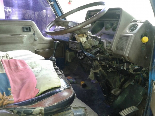 ขาย 6 ล้อ TOYOTA BU87 เครื่อง 115 แรงม้า เกียร์สั้น คัสซีสวยตลอดเส้น คอกแปปพร้อมบรรทุก ทะเบียนพร้อมโอน ราคาต่อรองได้ครับ