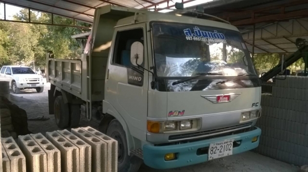 ขายรถ 6 ล้อดั้ม HINO FC สภาพสวยพร้อมใช้ คัสซีสวยตลอดเส้น เครื่อง WO4D 120 แรงม้า ทะเบียนเต็มพร้อมโอน ราคาต่อรองได้ครับ