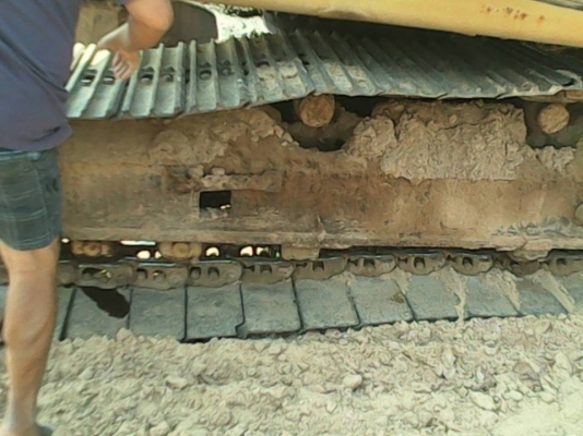 **799,000 บ.ต่อรอง**ขายแบคโฮ CATERPILLAR (CAT-320 V.2) S.No.*2DL002383* ไฟฟ้าครบ เครื่องเดิม ปั้มเดิม เครื่องโอเค มีอ่อนหน่อย ปั้มดีแแรงดี ทำงานได้ บูมอาร์มสวย