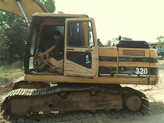 **799,000 บ.ต่อรอง**ขายแบคโฮ CATERPILLAR (CAT-320 V.2) S.No.*2DL002383* ไฟฟ้าครบ เครื่องเดิม ปั้มเดิม เครื่องโอเค มีอ่อนหน่อย ปั้มดีแแรงดี ทำงานได้ บูมอาร์มสวย