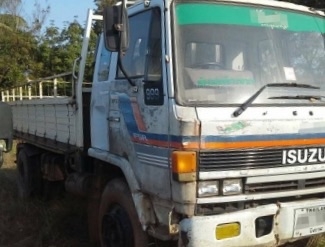 ISUZU ROCKY FSR 165 HP 6BD1 ปี 36 หกล้อบรรทุกกระบะเหล็กพื้นไม้ความยาว 5 เมตร รถห้างแท้ เครื่องแน่นดีไม่มีเยิ้ม หัวเก๋งสภาพดีมีผุบ้างเล็กน้อยครับภายในเก๋งคอนโซลครบพร้อม ช่วงล่างใหญ่คัชซีหนาไม่มีบวม ยาง 9.00 ขอบ 20 สภาพดีประมาณ 70\% พร้อมบรรทุกพร้อมใช้งานได้ ISUZU ROCKY FSR 165 HP 6BD1 ปี 36 หกล้อบรรทุกกระบะเหล็กพื้นไม้ความยาว 5 เมตร รถห้างแท้ เครื่องแน่นดีไม่มีเยิ้ม หัวเก๋งสภาพดีมีผุบ้างเล็กน้อยครับภายในเก๋งคอนโซลครบพร้อม ช่วงล่างใหญ่คัชซีหนาไม่มีบวม ยาง 9.00 ขอบ 20 สภาพดีประมาณ 70\% พร้อมบรรทุกพร้อมใช้งานได้