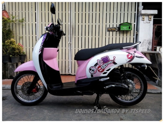 ขาย Scoopy-i สภาพใหม่ รถบ้านมือเดียวลายน่ารัก ขาย Scoopy-i สภาพใหม่ รถบ้านมือเดียวลายน่ารัก