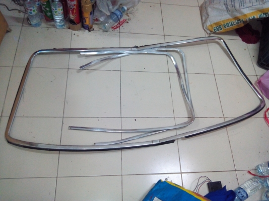 ขายคิ้วรอบคันวอลโว่244 เหมาๆ1,500บาท แยกราคาเส้นละ100บาท