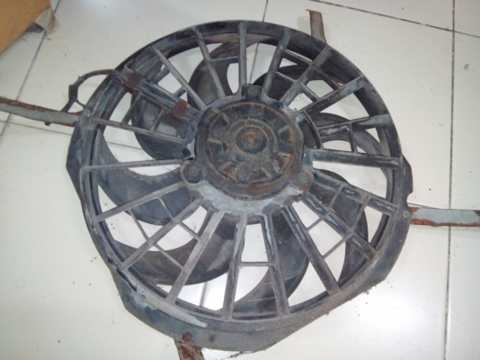 ขายพัดลมตัวใหญ่ ใส่วอลโว่ เบ็นซ์ BMW ราคา1,500บาท ขายพัดลมตัวใหญ่ ใส่วอลโว่ เบ็นซ์ BMW ราคา1,500บาท