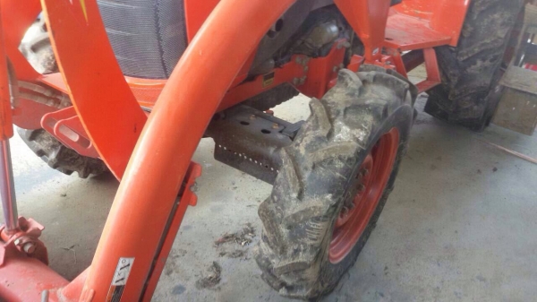 รถไถคูโบต้า 47 วิ่งได้ 140 ไมล์ประมาณ 140 อุปกรณ์ครบ รถไถคูโบต้า 47 วิ่งได้ 140 ไมล์ประมาณ 140 อุปกรณ์ครบ