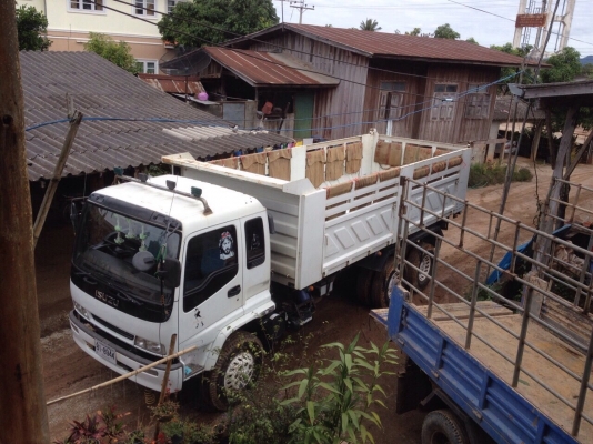 ขายดาวน์...270แรง ปี*48 ยูโร2 รถสวยมาก ใช้น้อย..ไมล์แค่1แสนนิดๆ ไม่มีคนขับ เลยขาย...(รถเดิมๆทั้งคัน)