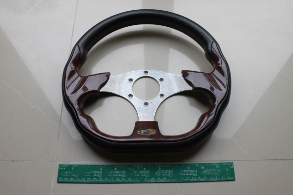 ขายพวงมาลัยแต่ง สภาพดี ขายถูกๆ 350 บาท