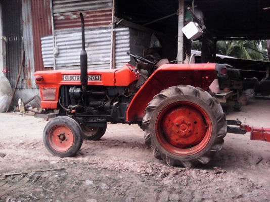รถไถKubota L2201พร้อมอุปกรณ์