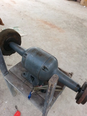 เครื่องปัดเงาคอยาว HITACHI POLISHER 1HP