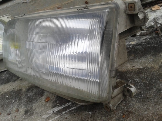 ไฟหน้าหัวจรวด YH112  -ของเก่าญี่ปุ่น แท้ๆใสๆข้างในเงาๆ